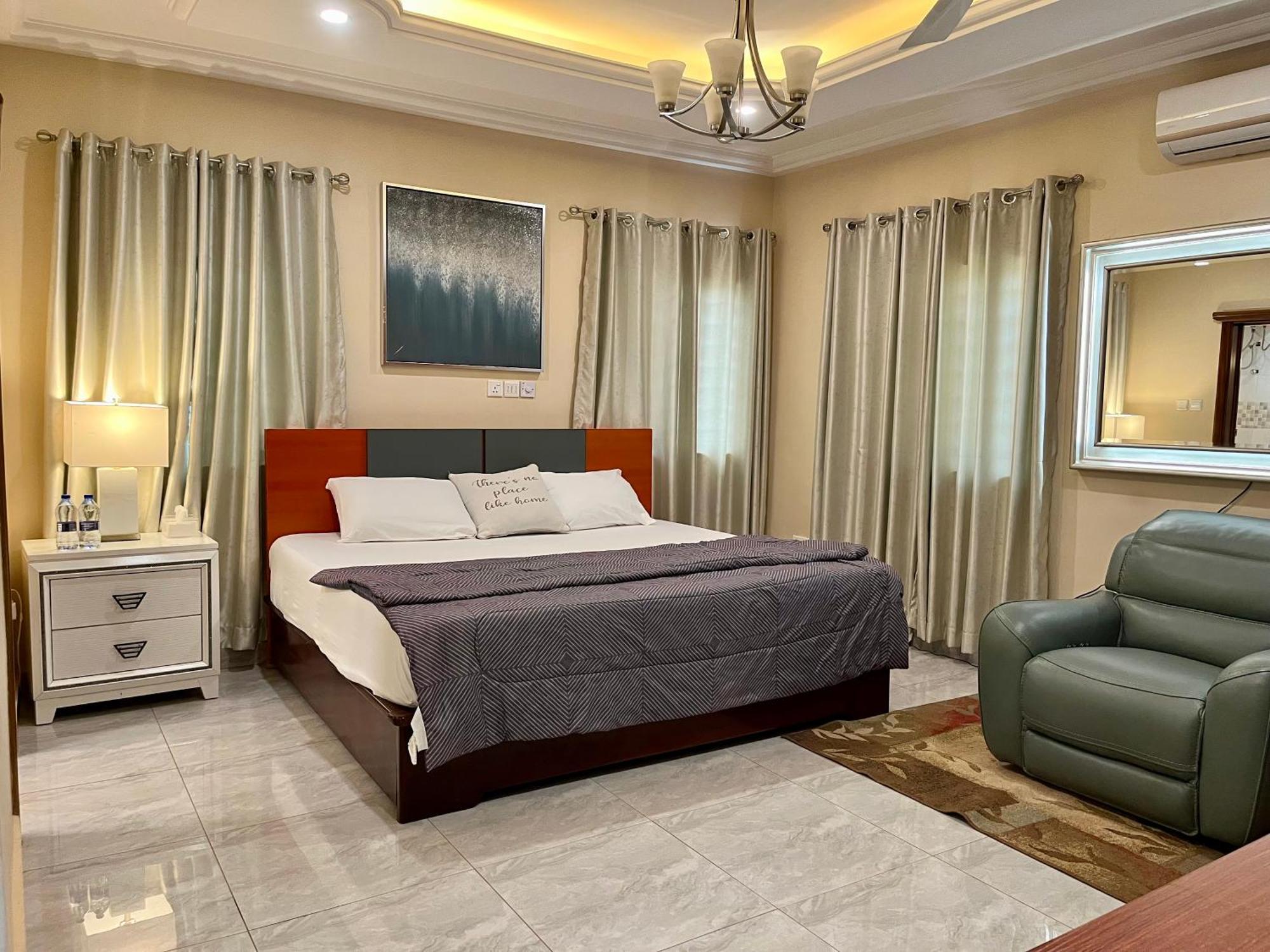 Seyramz Palace - Free Airport Pick Up - High Speed Starlink Wifi - Car Rental Tamale Exterior foto